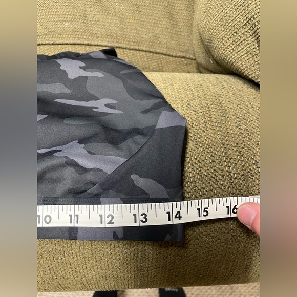 Athleta Sports Bra Black Camo Size ? - Picture 3 of 3